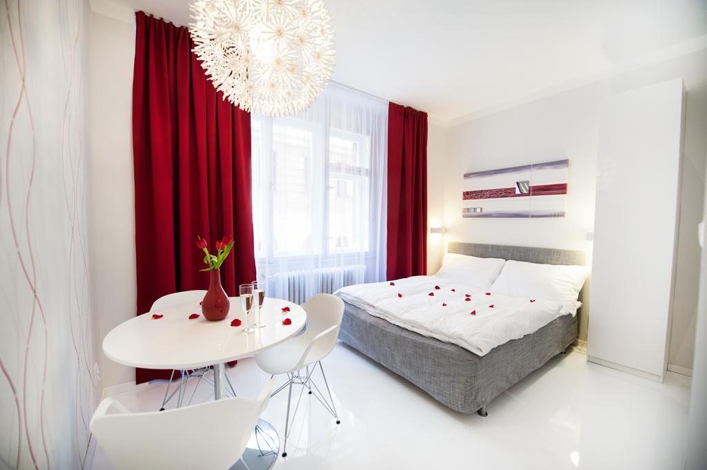 Honeymoon Ruterra Studio Prague Bilik gambar